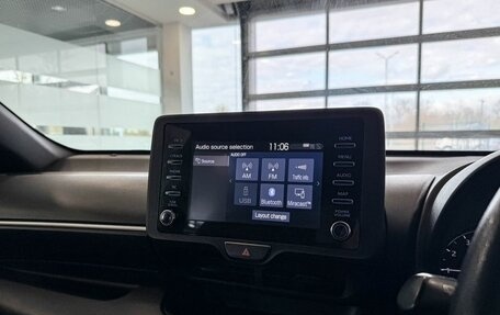 Toyota Yaris, 2020 год, 1 345 000 рублей, 16 фотография