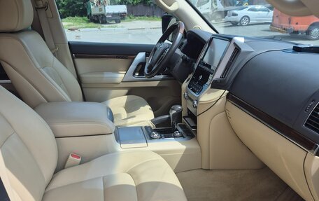 Toyota Land Cruiser 200, 2016 год, 8 000 000 рублей, 10 фотография