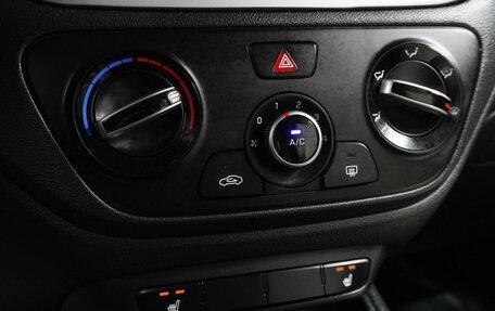 Hyundai Solaris II рестайлинг, 2019 год, 1 299 000 рублей, 15 фотография