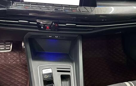 Volkswagen Golf VIII, 2021 год, 1 700 000 рублей, 12 фотография