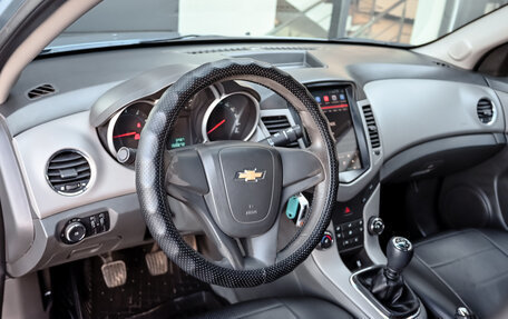 Chevrolet Cruze II, 2010 год, 780 000 рублей, 12 фотография