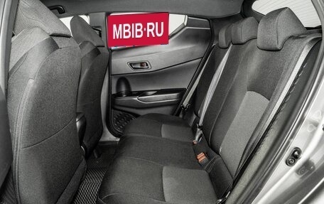 Toyota C-HR I рестайлинг, 2016 год, 1 685 000 рублей, 7 фотография