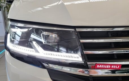 Volkswagen Multivan T6 рестайлинг, 2022 год, 15 998 000 рублей, 10 фотография