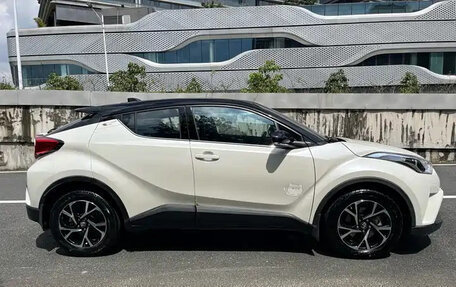Toyota C-HR I рестайлинг, 2021 год, 1 670 555 рублей, 2 фотография