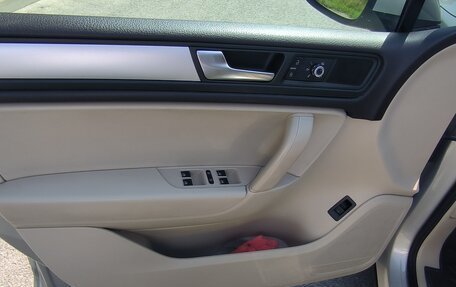 Volkswagen Touareg III, 2011 год, 1 990 000 рублей, 7 фотография