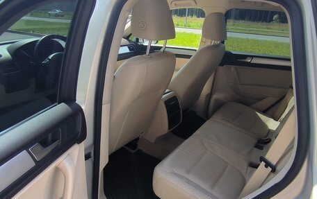 Volkswagen Touareg III, 2011 год, 1 990 000 рублей, 1 фотография