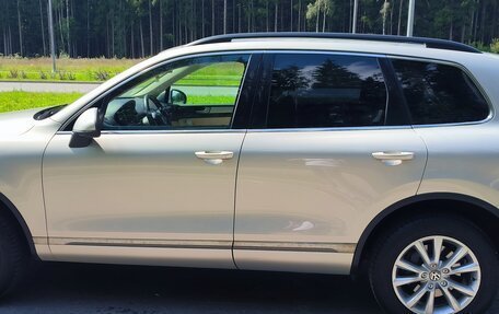 Volkswagen Touareg III, 2011 год, 1 990 000 рублей, 10 фотография