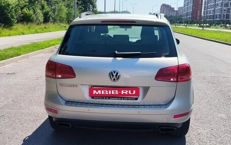 Volkswagen Touareg III, 2011 год, 1 990 000 рублей, 15 фотография