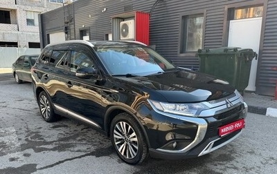 Mitsubishi Outlander III рестайлинг 3, 2020 год, 1 790 000 рублей, 1 фотография