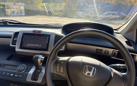 Honda Freed I, 2014 год, 1 040 000 рублей, 6 фотография