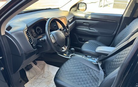 Mitsubishi Outlander III рестайлинг 3, 2020 год, 1 790 000 рублей, 7 фотография