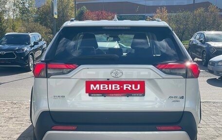 Toyota RAV4, 2025 год, 3 930 000 рублей, 5 фотография