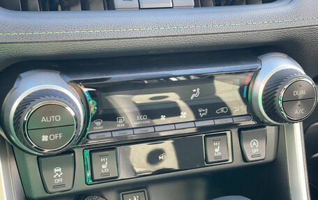 Toyota RAV4, 2025 год, 3 930 000 рублей, 21 фотография