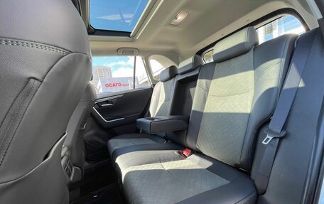 Toyota RAV4, 2025 год, 3 930 000 рублей, 24 фотография