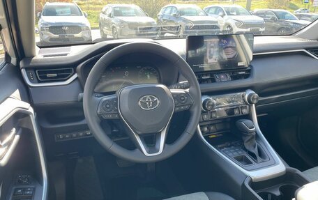 Toyota RAV4, 2025 год, 3 930 000 рублей, 26 фотография
