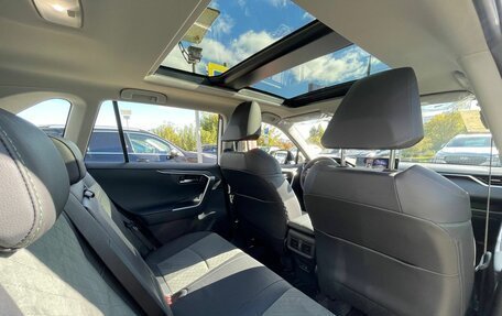 Toyota RAV4, 2025 год, 3 930 000 рублей, 29 фотография