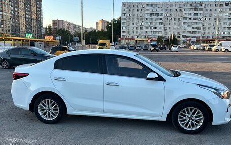 KIA Rio IV, 2018 год, 1 550 000 рублей, 6 фотография