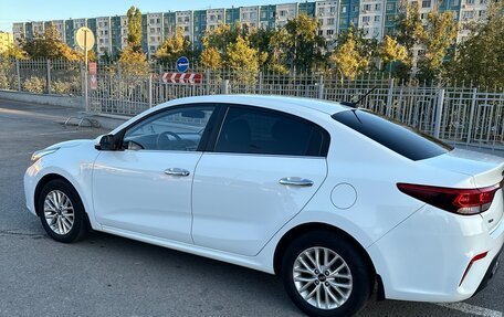 KIA Rio IV, 2018 год, 1 550 000 рублей, 3 фотография
