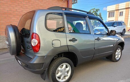 Chevrolet Niva I рестайлинг, 2011 год, 575 000 рублей, 4 фотография