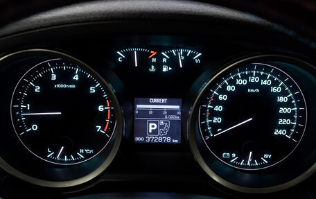Toyota Land Cruiser 200, 2008 год, 2 425 000 рублей, 28 фотография