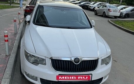 Skoda Superb III рестайлинг, 2012 год, 950 000 рублей, 3 фотография