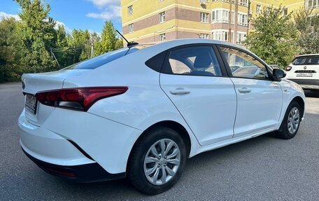 Hyundai Solaris II рестайлинг, 2021 год, 950 000 рублей, 2 фотография