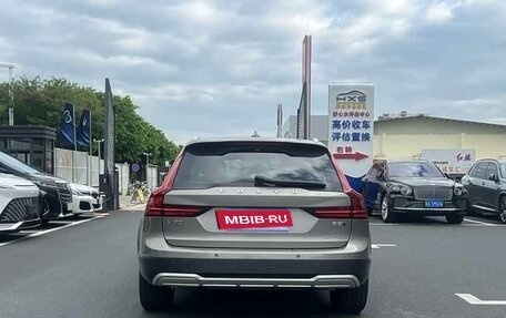 Volvo V90 Cross Country I рестайлинг, 2022 год, 3 650 008 рублей, 6 фотография