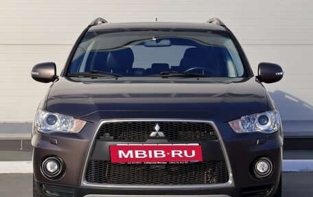 Mitsubishi Outlander III рестайлинг 3, 2011 год, 1 400 000 рублей, 2 фотография
