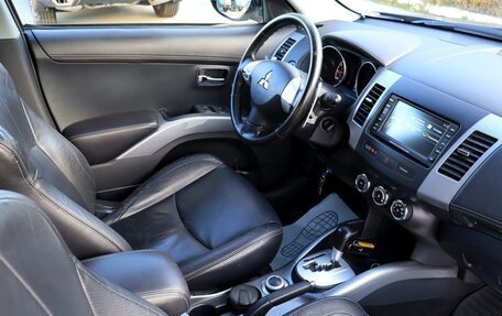 Mitsubishi Outlander III рестайлинг 3, 2011 год, 1 400 000 рублей, 8 фотография