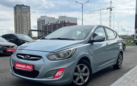 Hyundai Solaris II рестайлинг, 2011 год, 599 000 рублей, 1 фотография