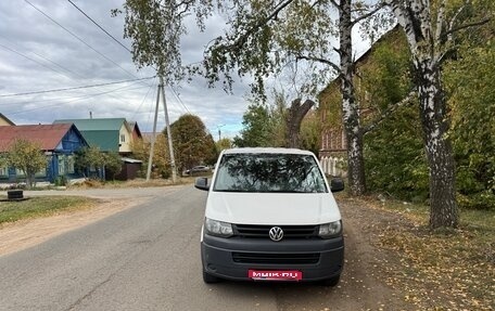 Volkswagen Caravelle T5, 2012 год, 2 000 000 рублей, 1 фотография