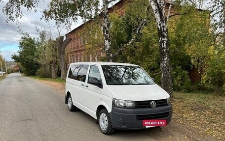 Volkswagen Caravelle T5, 2012 год, 2 000 000 рублей, 2 фотография
