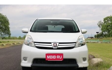 Toyota ISis I, 2012 год, 1 120 000 рублей, 2 фотография