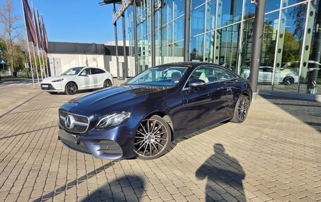 Mercedes-Benz E-Класс, 2019 год, 4 190 000 рублей, 1 фотография
