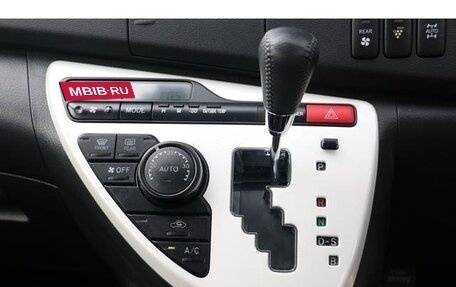 Toyota ISis I, 2012 год, 1 120 000 рублей, 10 фотография