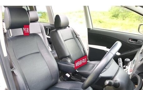 Toyota ISis I, 2012 год, 1 120 000 рублей, 13 фотография