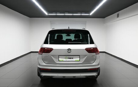 Volkswagen Tiguan II, 2018 год, 2 845 000 рублей, 4 фотография