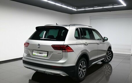 Volkswagen Tiguan II, 2018 год, 2 845 000 рублей, 2 фотография