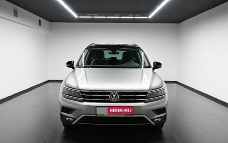 Volkswagen Tiguan II, 2018 год, 2 845 000 рублей, 3 фотография