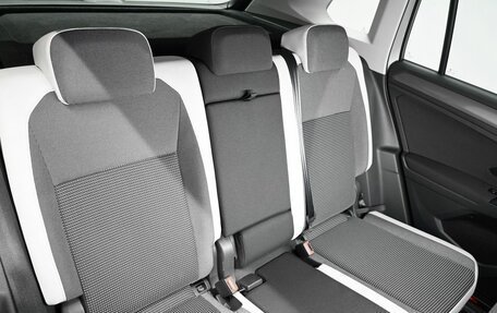 Volkswagen Tiguan II, 2018 год, 2 845 000 рублей, 13 фотография