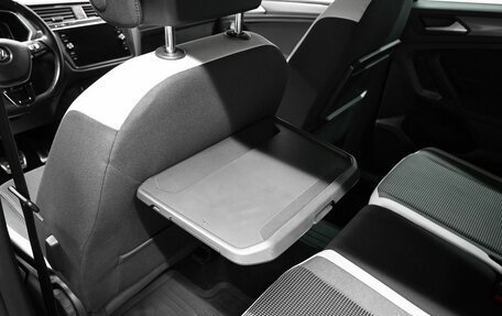 Volkswagen Tiguan II, 2018 год, 2 845 000 рублей, 25 фотография