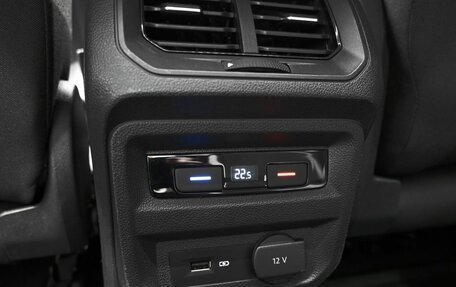 Volkswagen Tiguan II, 2018 год, 2 845 000 рублей, 18 фотография