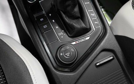 Volkswagen Tiguan II, 2018 год, 2 845 000 рублей, 23 фотография