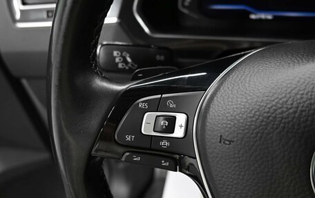 Volkswagen Tiguan II, 2018 год, 2 845 000 рублей, 19 фотография