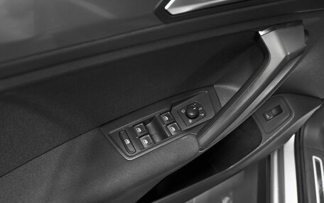 Volkswagen Tiguan II, 2018 год, 2 845 000 рублей, 26 фотография