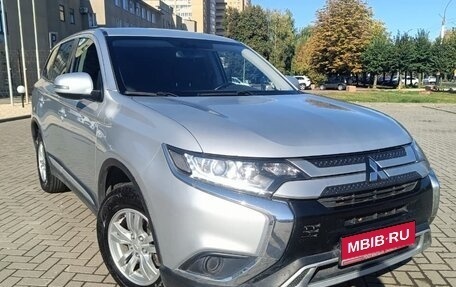 Mitsubishi Outlander III рестайлинг 3, 2018 год, 1 554 000 рублей, 1 фотография