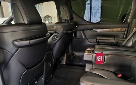 Toyota Alphard III, 2021 год, 4 650 000 рублей, 24 фотография