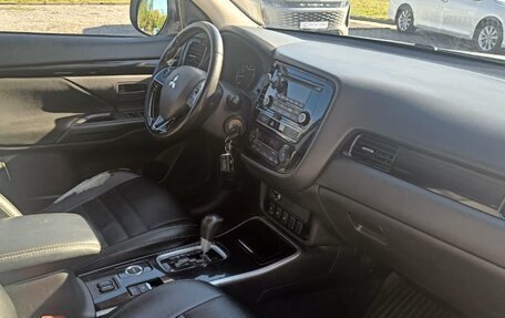 Mitsubishi Outlander III рестайлинг 3, 2018 год, 1 554 000 рублей, 7 фотография