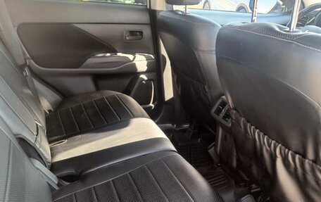 Mitsubishi Outlander III рестайлинг 3, 2018 год, 1 554 000 рублей, 12 фотография