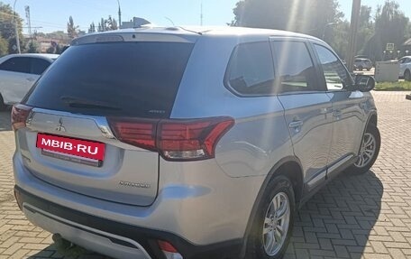 Mitsubishi Outlander III рестайлинг 3, 2018 год, 1 554 000 рублей, 13 фотография